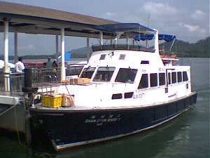 Von Lumut geht es weiter mit der F�hre nach Pangkor Island � 2001 by Johannes Kaiser-Kaplaner